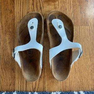White leather Birkenstock thong sandals